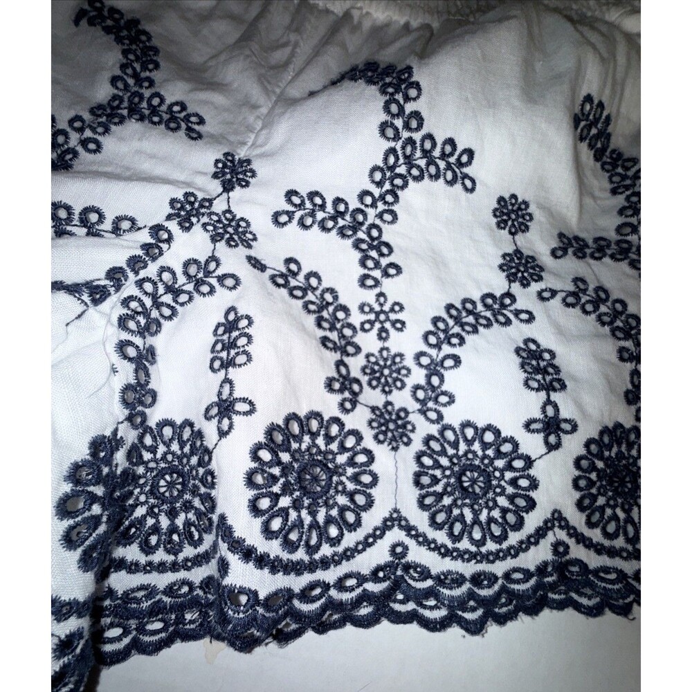 J Crew Medium Shorts Blue/White Floral Eyelet Embroidered Elastic Waist Linen Bl - Picture 4 of 11